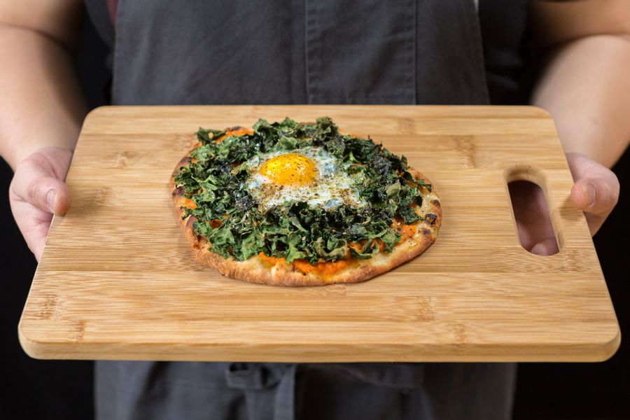 Basket Hack—Sun Basket Chef Alan Li Turns our Chickpea Stew into a Pizza