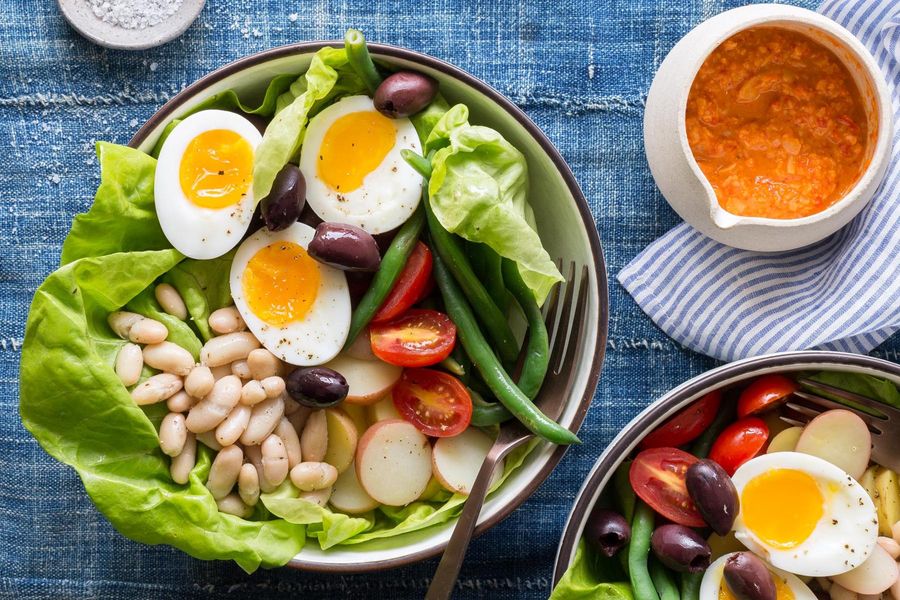 White bean niçoise salad with red pepper vinaigrette