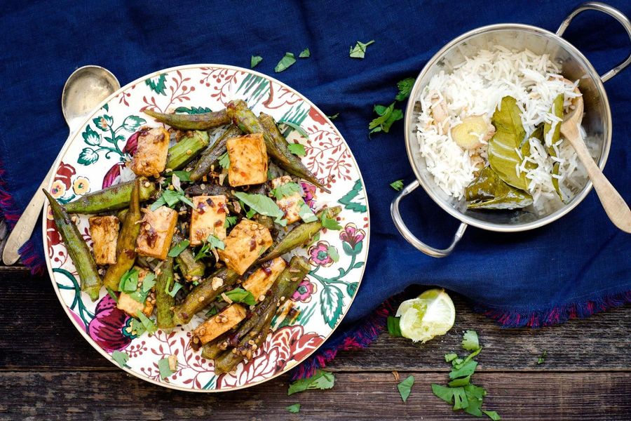 Coconut rice with okra and paneer