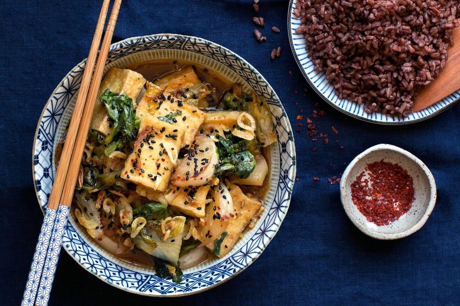Braised tofu and escarole stir-fry with Bhutan red rice