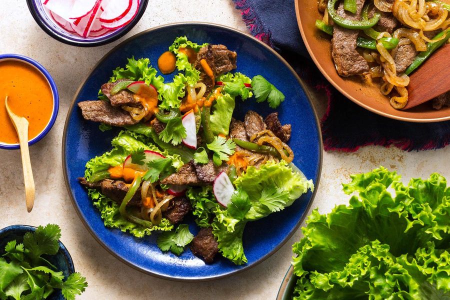 Steak fajita lettuce wraps with New Mexican chile salsa