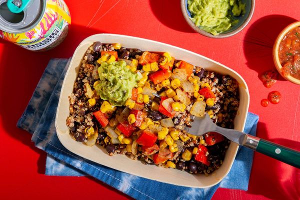 Zesty black bean–quinoa bowl