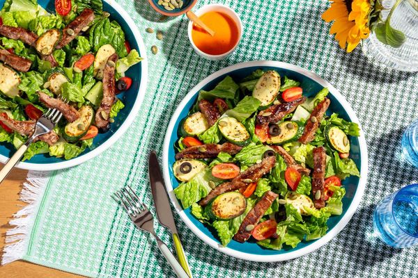 Steak and zucchini salad with red pepper vinaigrette