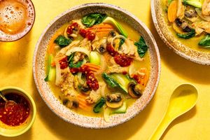 Lemongrass soup with baby bok choy and plant-based chicken