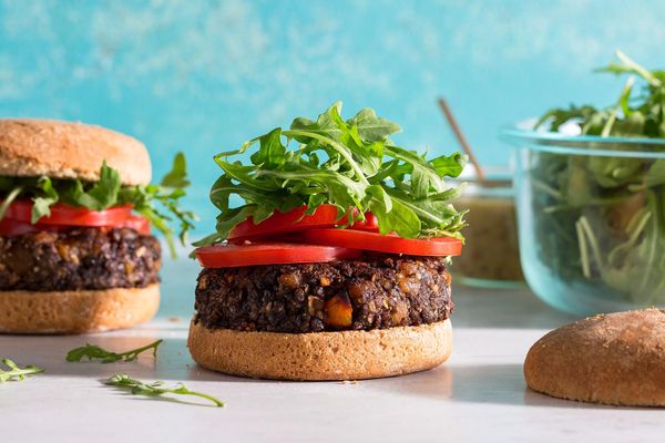 Lentil, mushroom, and apricot burgers with arugula salad