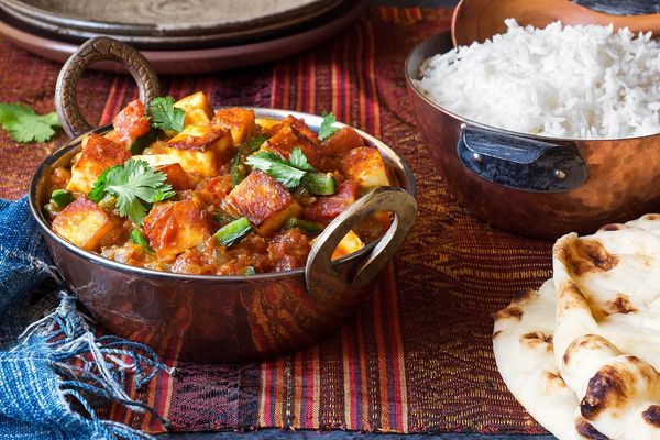 Kadai paneer with lemongrass, basmati rice, and naan
