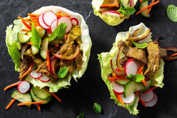 Lemongrass-steak lettuce cups with pickled vegetables