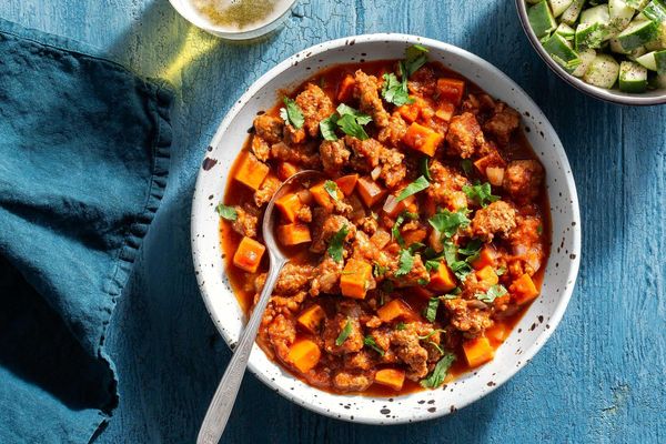 Chipotle turkey chili with cucumber-sumac salad