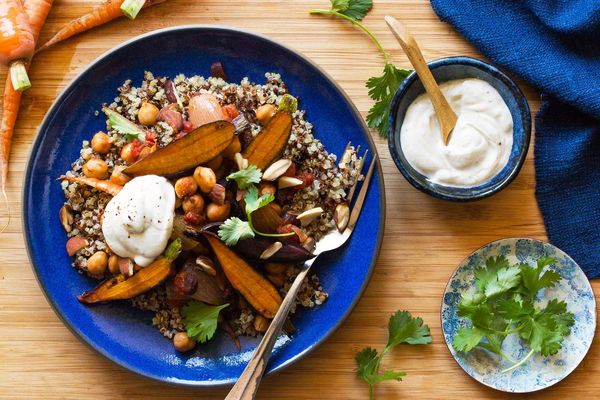 Braised chickpeas and carrots with quinoa and yogurt