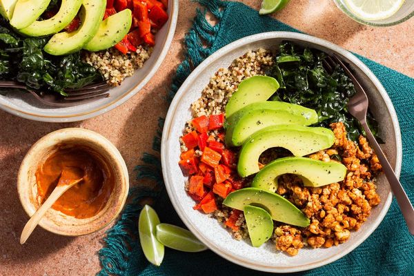 Barbacoa tempeh bowls with quinoa and avocado