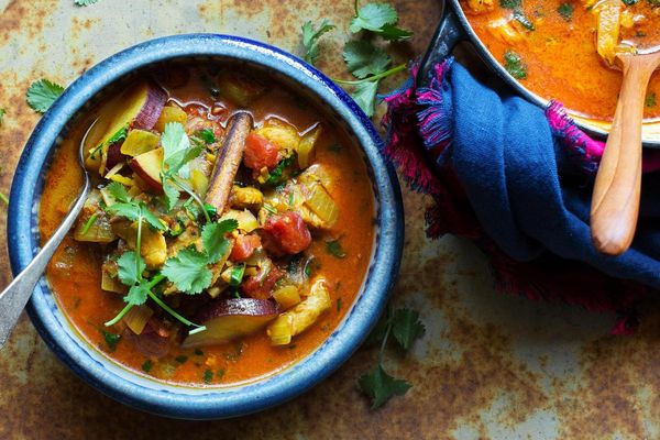 Burmese chicken aloo curry