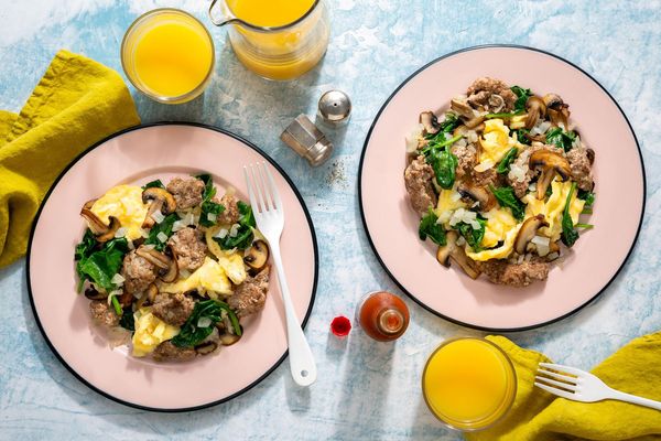 San Francisco scramble with turkey, spinach, and mushrooms