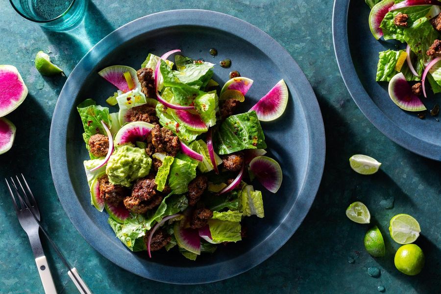 Beef dzik salad with honey-lime vinaigrette and guacamole