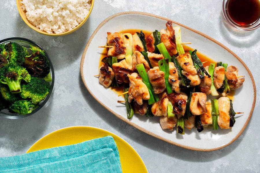 Chicken yakitori with broccoli and steamed rice