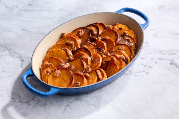 Cinnamon–Brown Sugar Sweet Potatoes with Candied Pecans