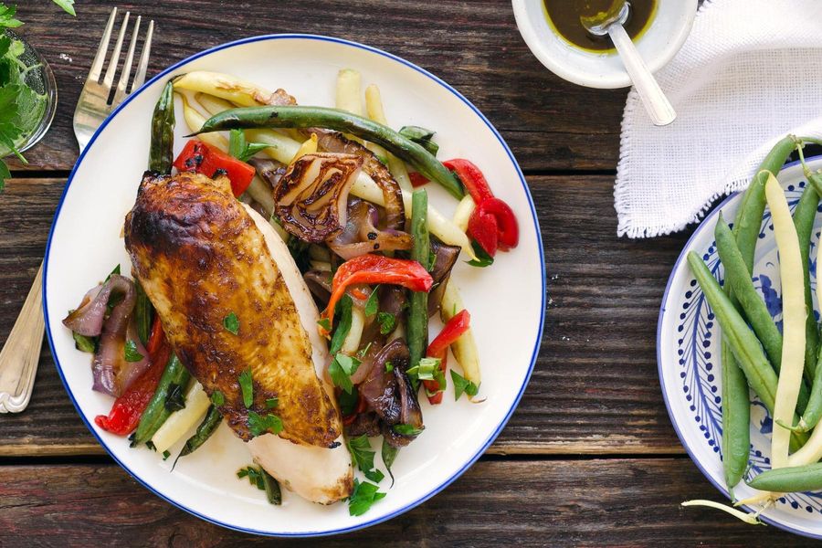 Balsamic-glazed chicken breasts with green and yellow beans