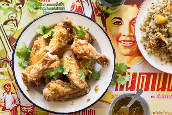 Bangkok chicken wings with coconut-pineapple 