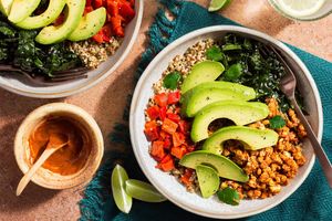 Spicy barbacoa tempeh bowls with quinoa and avocado