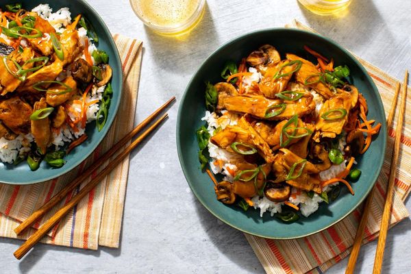 Chicken chop suey with shishito peppers, mushrooms, and scallions