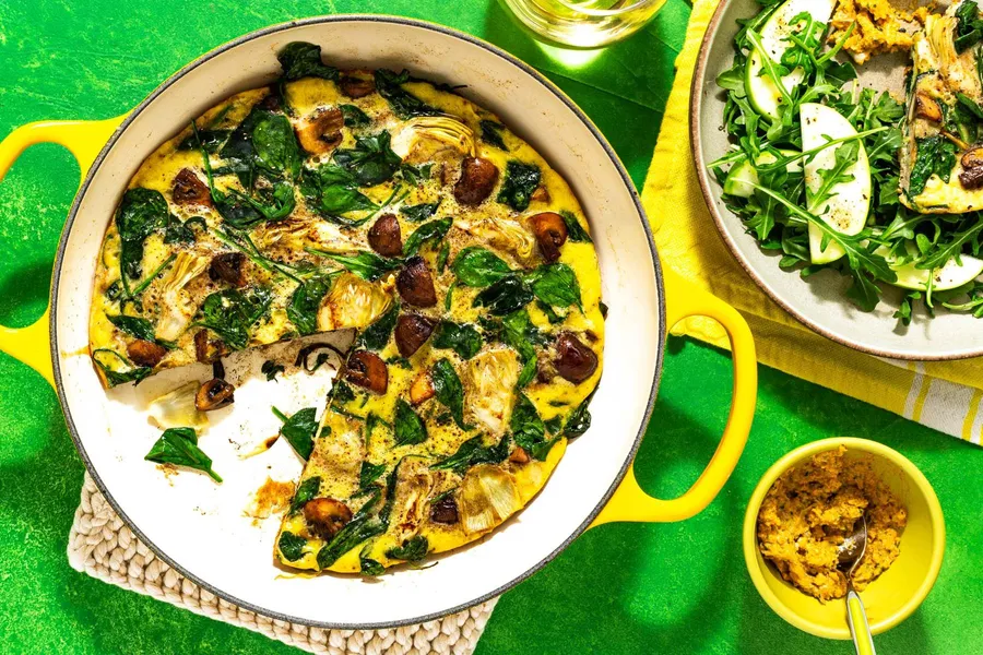 Artichoke-mushroom frittata with apple and arugula salad