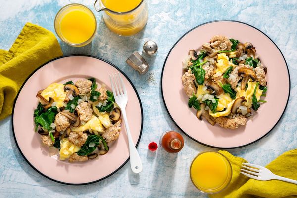 San Francisco scramble with turkey, spinach, and mushrooms