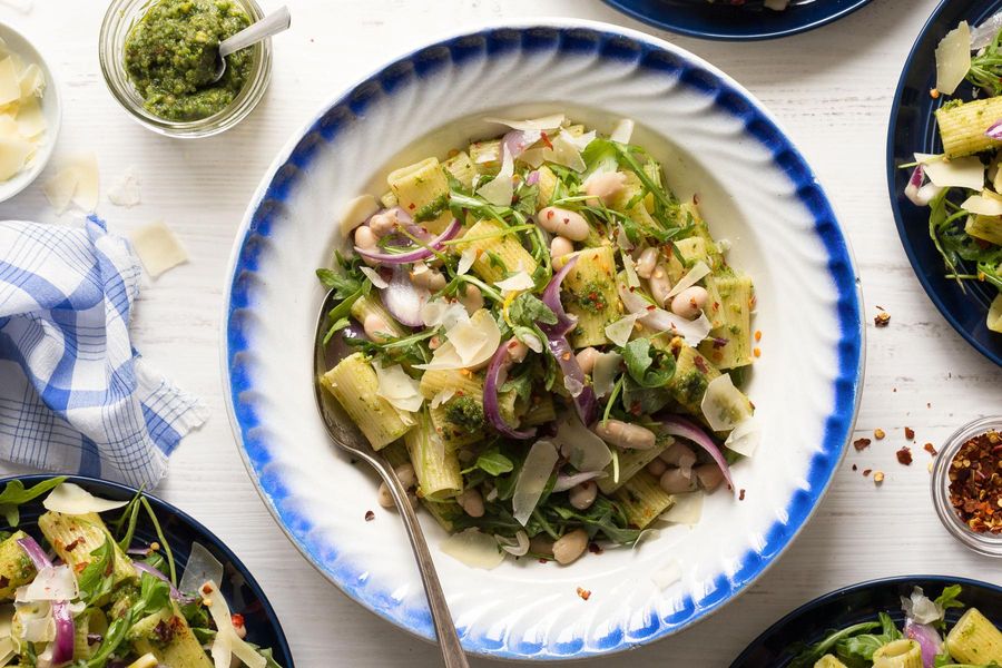 Rigatoni with parsley-pecan pesto and white beans