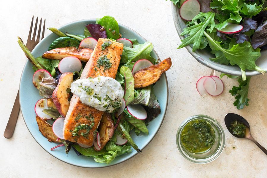Salmon with roasted new potatoes and green beans image