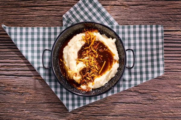 Garlic Mashed Potatoes with Red Eye Gravy