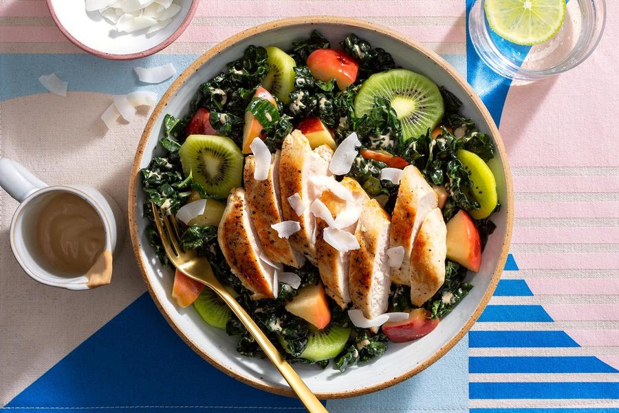 Fast chicken salad with kale, kiwi, and apples
