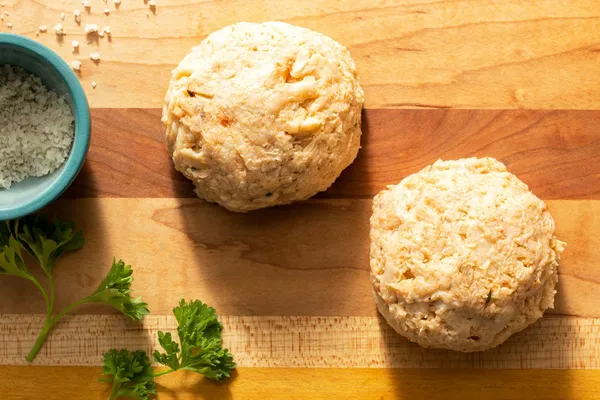 Jumbo lump crab cakes (2 count)