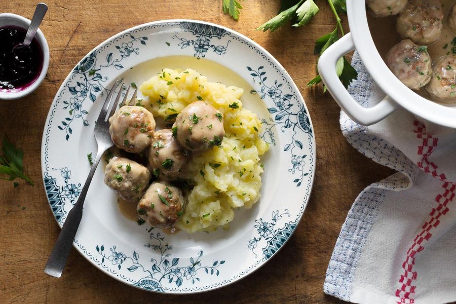 Swedish meatballs with lingonberry jam and mashed potatoes