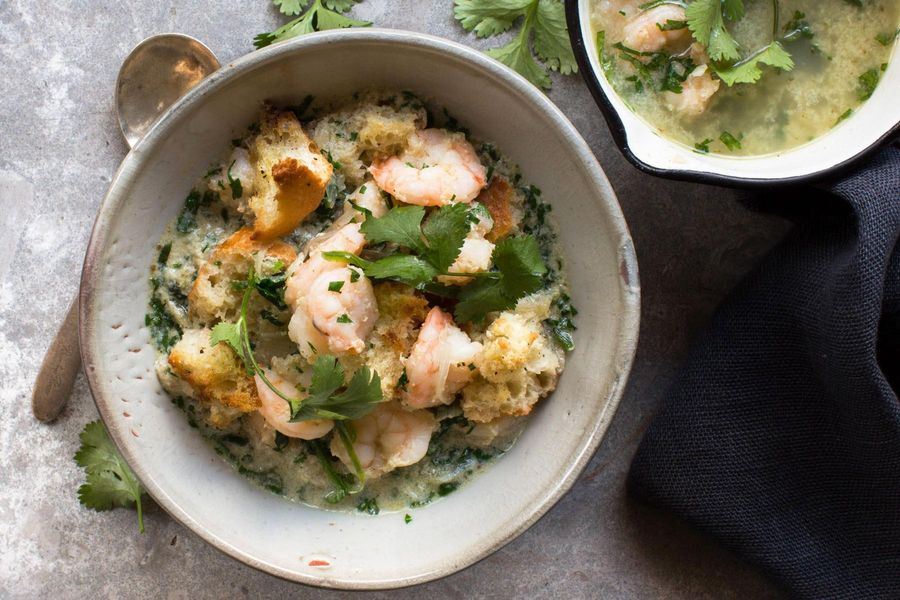 Portuguese bread-and-garlic soup with shrimp