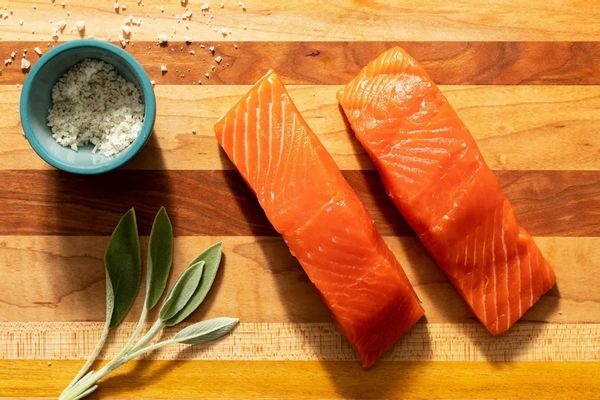 Sustainably Raised Faroe Islands Salmon Fillets, Tail-Cut (2 count)