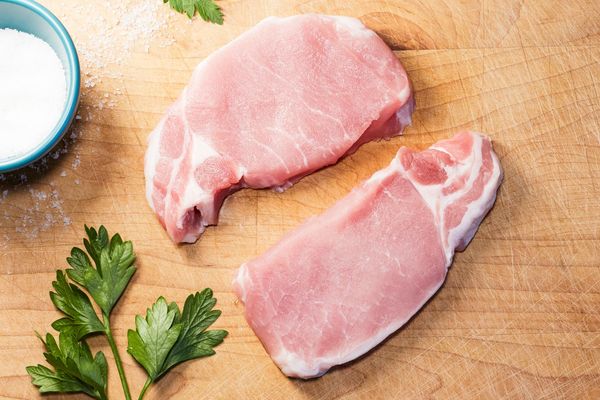 Boneless Pork Loin Chops (2 count, 5oz each)