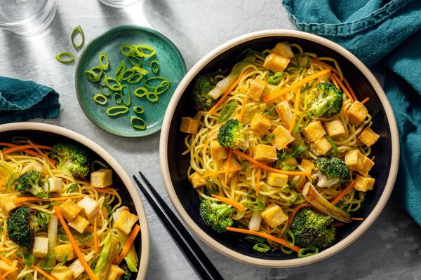 Mongolian beef and vegetable stir-fry with fresh ramen