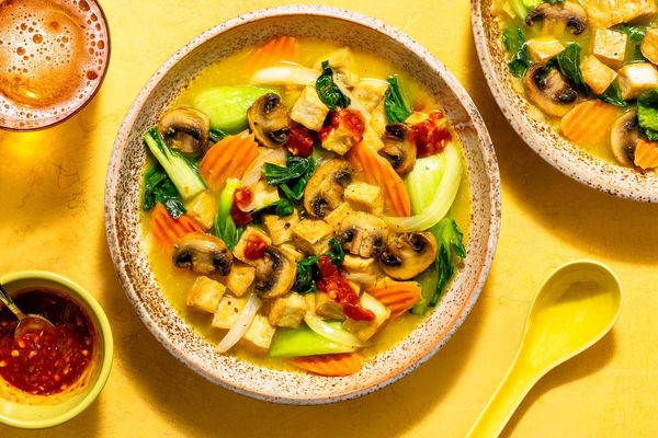 Lemongrass soup with baby bok choy and Daring plant-based chicken