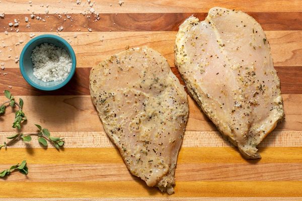 Lemon-pepper boneless skinless chicken breasts (2 count)