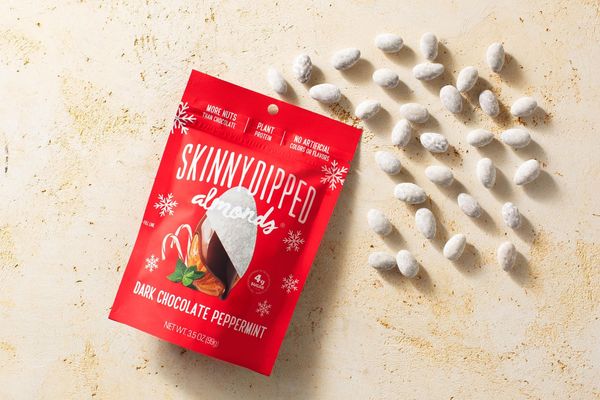 Peppermint Chocolate Almonds