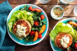 Lettuce-wrapped turkey burgers with tarragon mayo