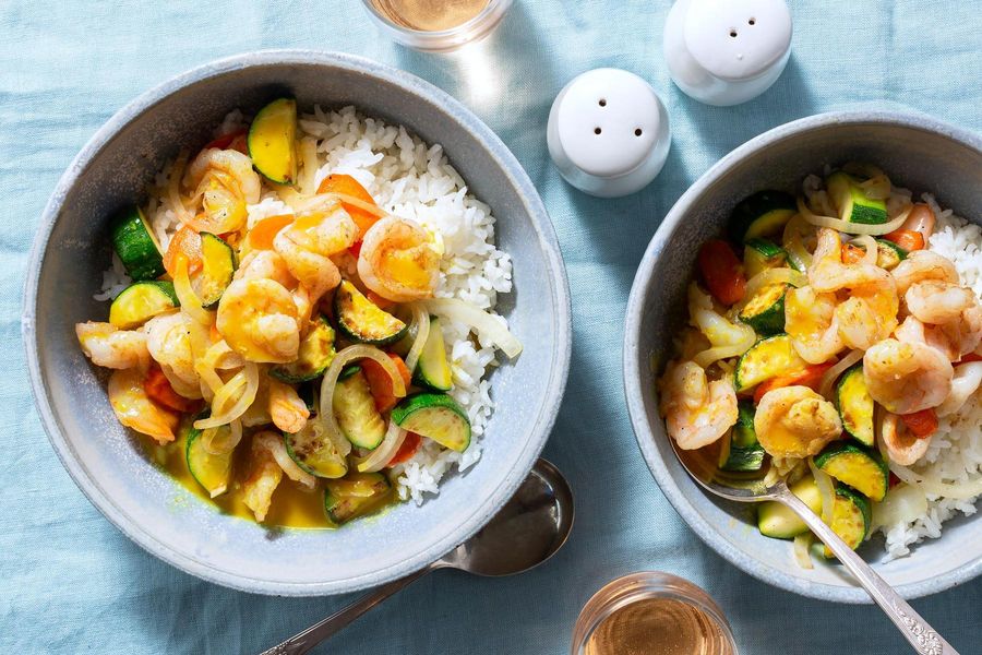 Thai shrimp yellow curry with zucchini and carrots
