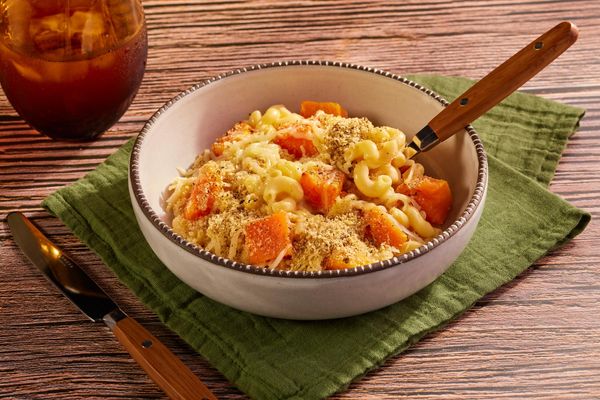 Cheesy mac with roasted butternut squash and herbed panko