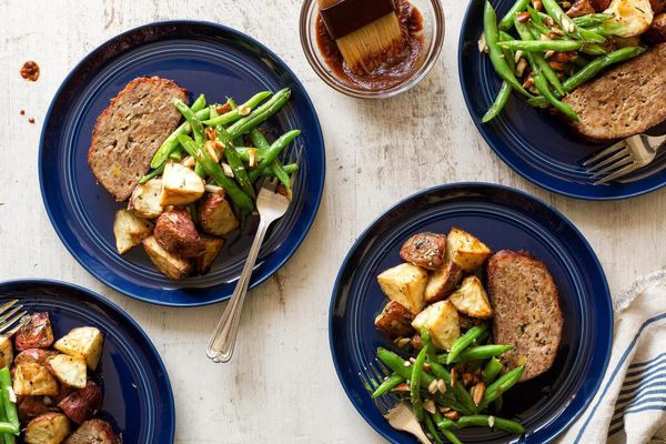 BBQ meatloaf with roasted potatoes and green beans