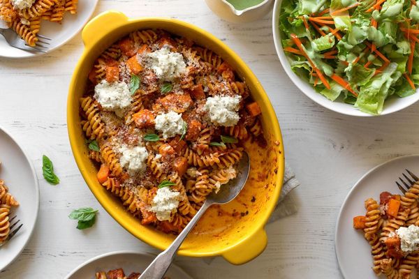 Baked pasta with butternut squash and Green Goddess salad