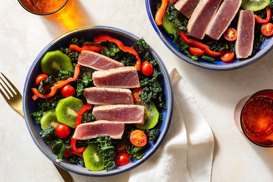Seared tuna with kiwi-tomato salad and lemon vinaigrette