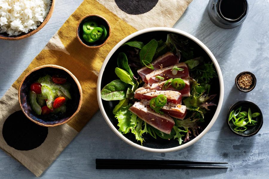 Tuna tataki bowls with white rice and quick pickles