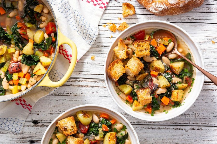 Tuscan vegetable soup with ciabatta croutons