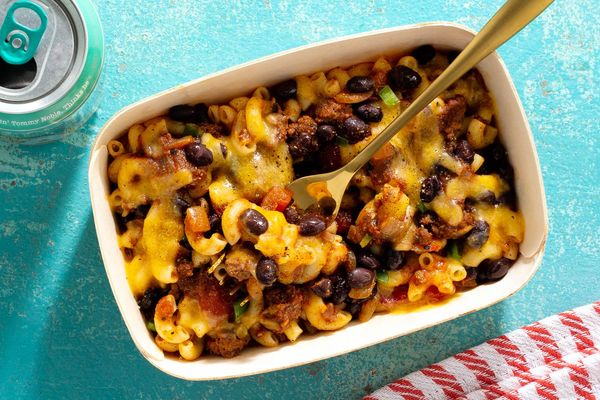 Beef ’n’ cheddar chili mac