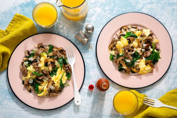 San Francisco scramble with turkey, spinach, and mushrooms