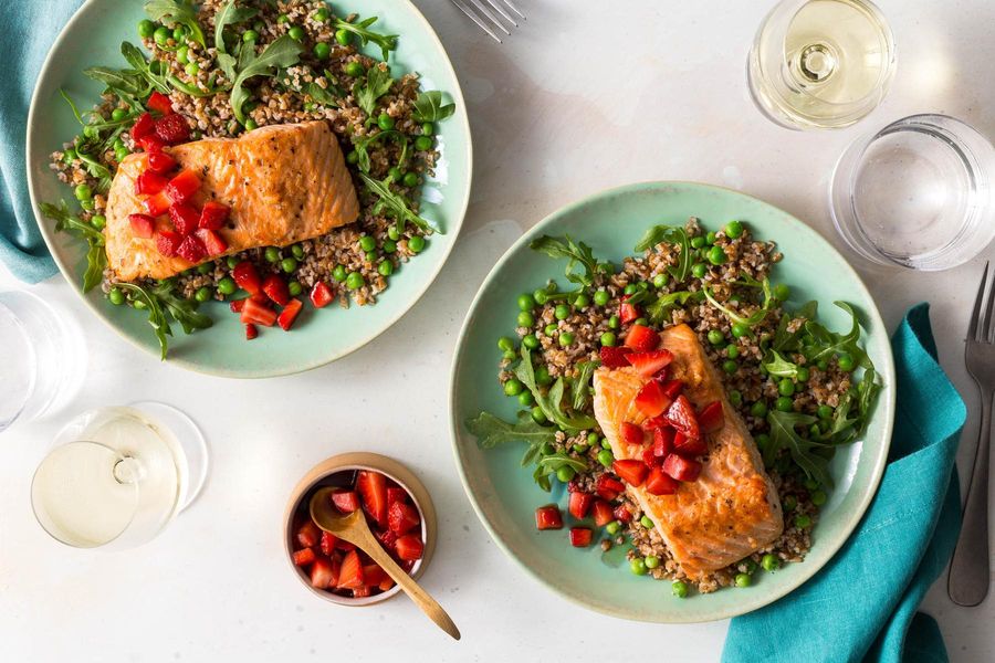 Salmon with balsamic strawberries and bulgur–sweet pea salad