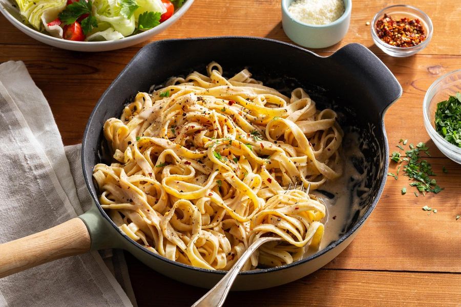 Fettuccine “Alfredo” with Italian salad